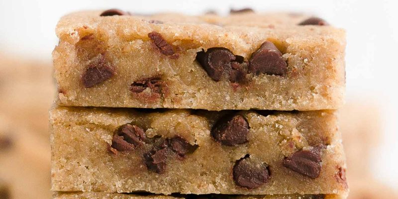 one-bowl-flourless-chocolate-chip-almond-butter-cookie-bars-2446